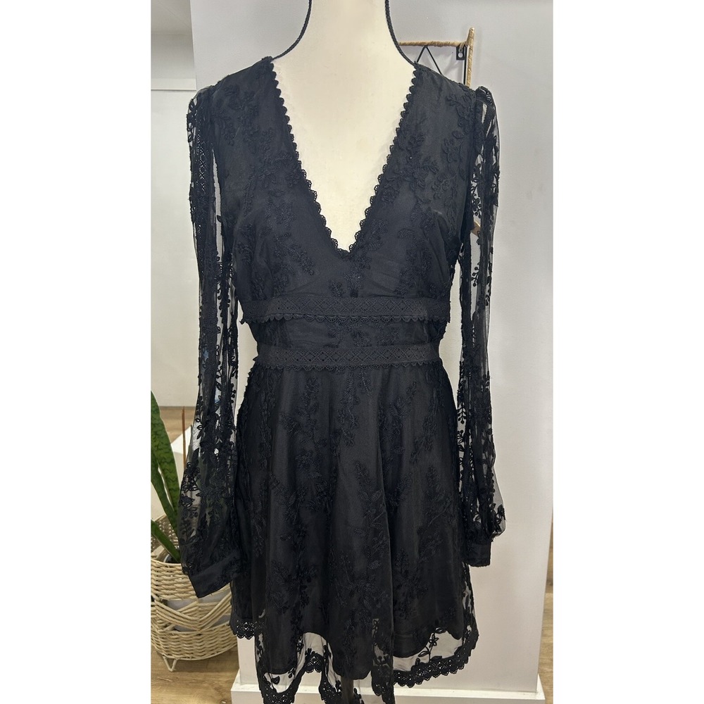 Forever 21 Lace Crochet Embroidered Black Party Dress ‎ Size M Long Sleeve
